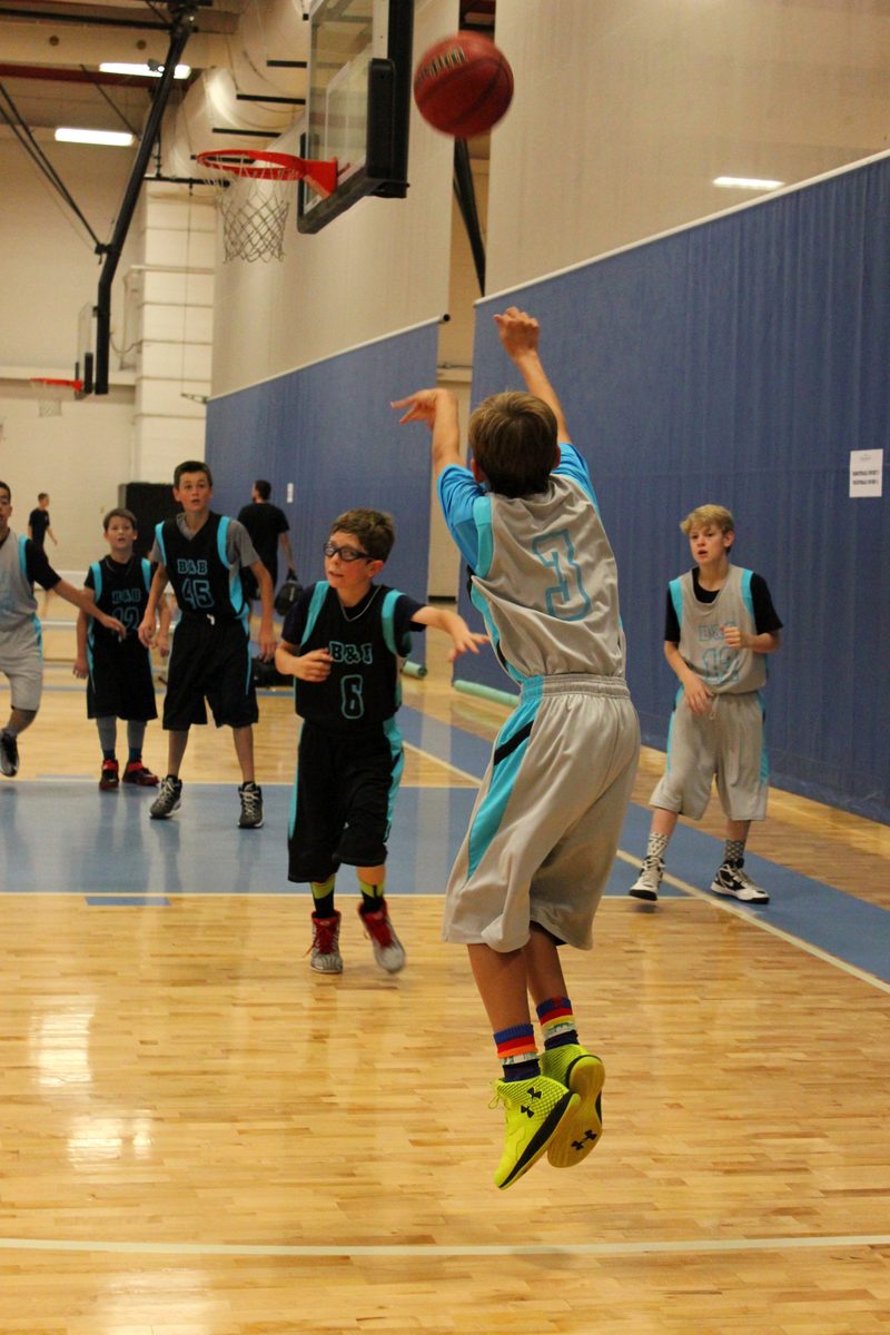 Kyle Wisniewski shooting a jumper for B&B Basketball Academy, July 2015