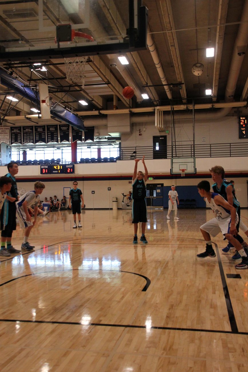 Kyle Wisniewski free throw at the Metro State gym for B&B club, July 2016