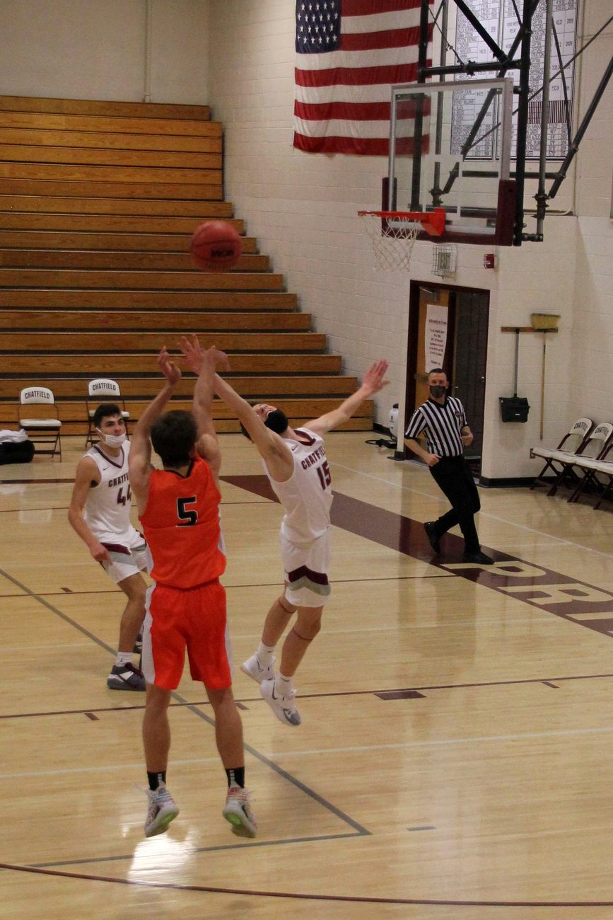 Kyle Wisniewski rising for a jump shot in his senior season at Lakewood, 2021